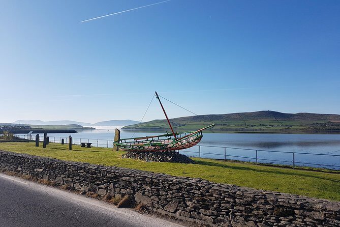 Dingle Peninsula and Slea Head Drive Group Tour - Start at the Dingle Tourist Information Centre (and get your bearings fast)