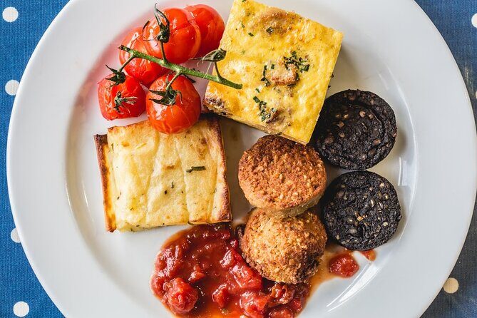 Dublin Historical Centre Private Food Tour with 8 Food Tastings - Stop 2: 8 Essex St W Bakery Bites (Sausage Rolls and Secret Food)