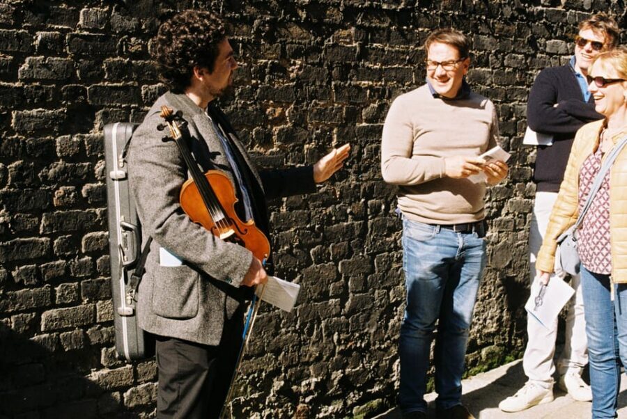 Dublin: Irish Music Walking Tour with Live Performance - The interactive sing-along: how you fit into the music