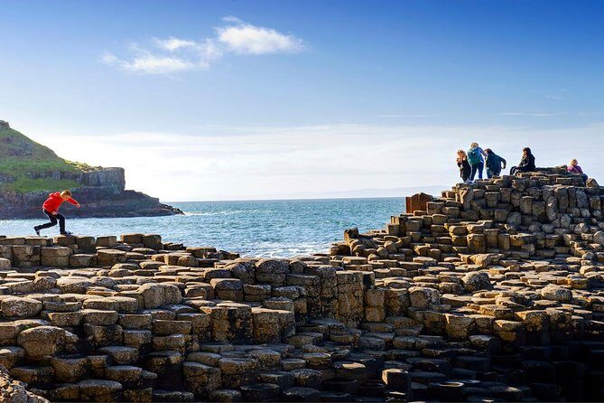 Dublin to Belfast Titanic, Dunluce Castle & Giant's Causeway Tour - Coach Comfort and Wi-Fi: Leaving Dublin Early, Returning Late