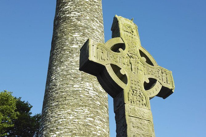 Dublin to Newgrange, Monasterboice Small Group Guided Tours - Meeting point reality check: Molly Malone statue at 9:00am