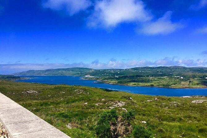 From Galway: Guided tour of Connemara with 3 hour stop at Connemara National Pk. - From Merchants Road to the Wild Atlantic Way: how the day is paced