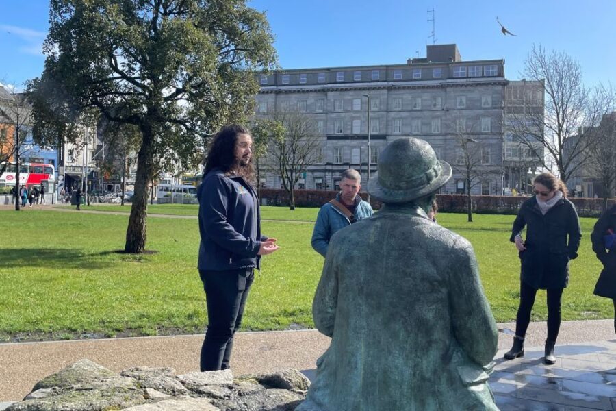 Galway: Welcome to Galway Walking Tour - Famous Landmarks, Plus the In-Between Stuff