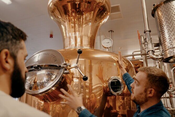 Guided Tour to Shed Distillery of PJ Rigney in Leitrim - Stop 1 at the Shed Distillery: whiskey tasting with a real process focus