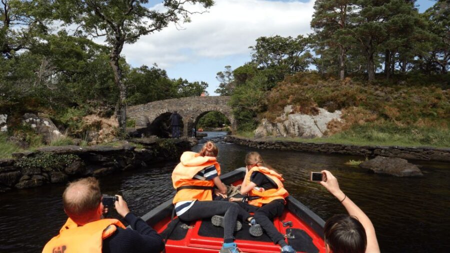 Killarney: Gap of Dunloe Walking and Boat Tour - Jaunting car option at Kate Kearney’s Cottage (cash only)