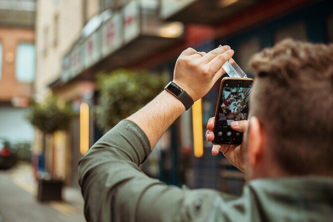 PicTours Dublin - Stop 3: Grafton Street street photography and the art of using busy light