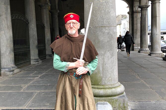 Walk the Medieval Mile with Pat - Getting started on High Street, then staying in a straight line